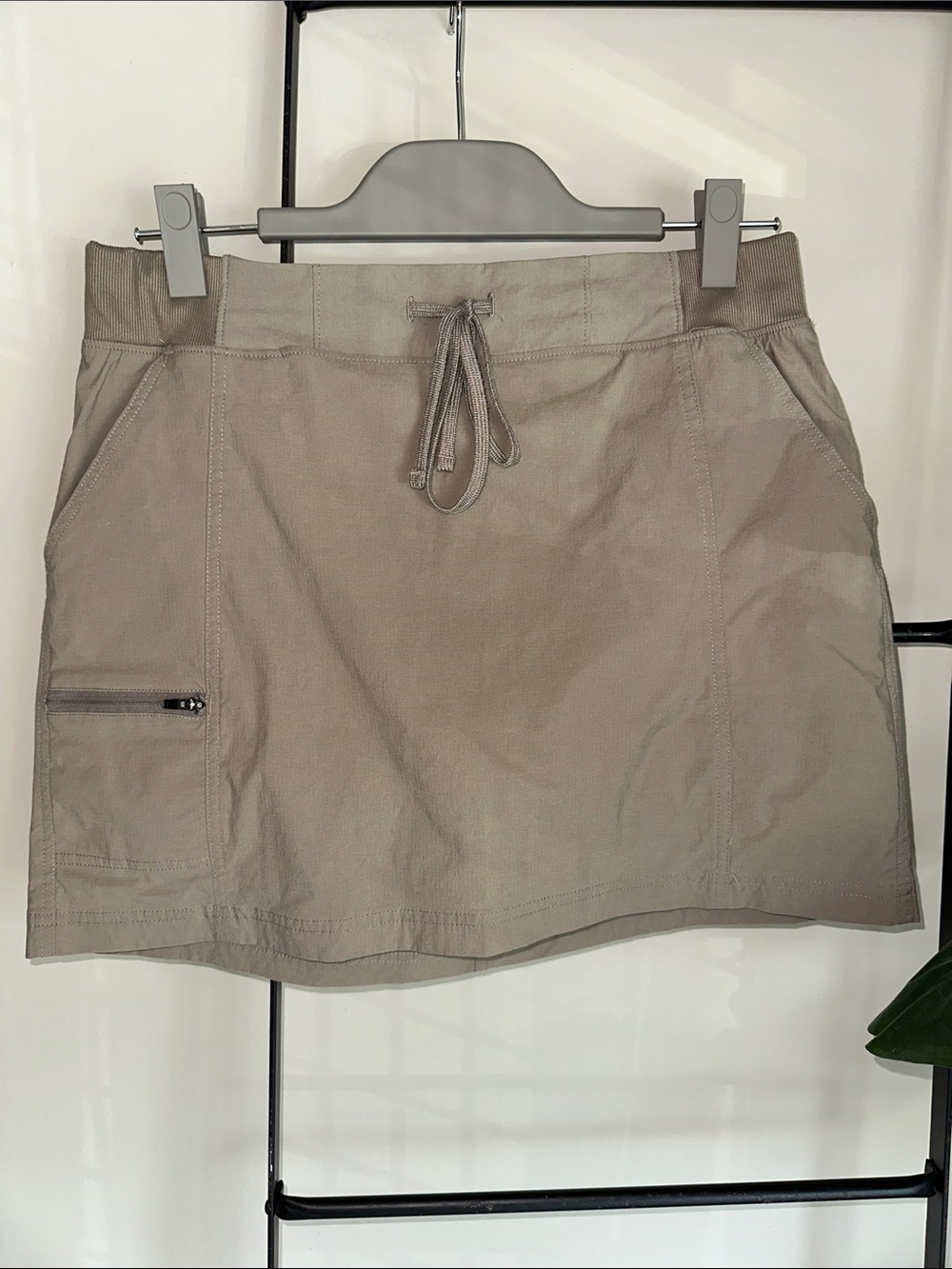 Eddie Bauer Taupe Drawstring Utility Skort